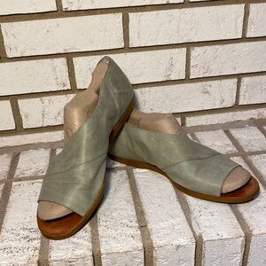 Chic Women's Open-Toe Mules in Green
